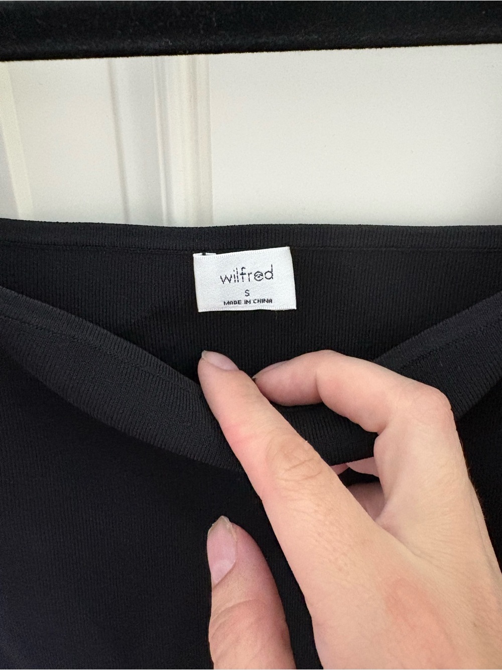 Aritzia | Wilfred Sheer Puff Sleeve Top Size Small - Picture 3 of 6